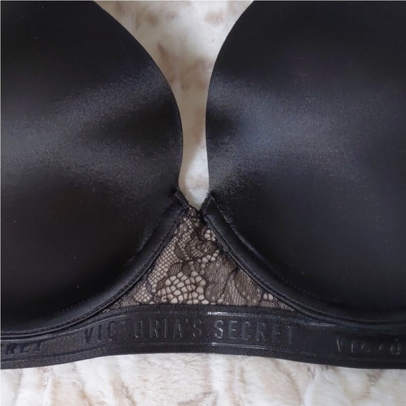 Victoria's Secret Very Sexy Push Up Bra - Picture 5 of 7